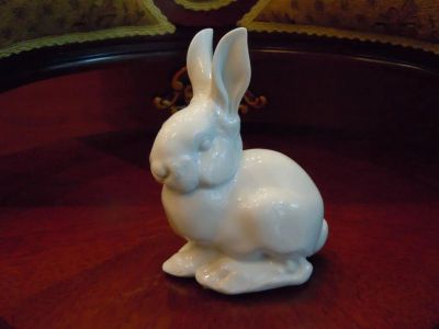Лот: 25715957. Фото: 1. Сидящий кролик (Allach) Германия... Фарфор, керамика