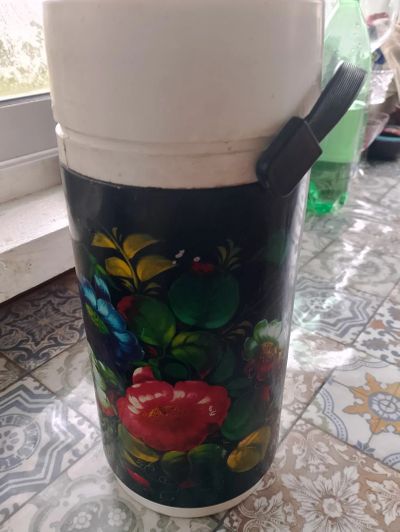 Лот: 25717302. Фото: 1. Советский термос с жостовской... Термосы, термокружки, фляжки