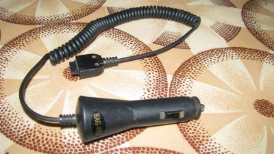 Лот: 3157078. Фото: 1. авто зарядка для самсунг (старая... Зарядные устройства, блоки питания, адаптеры сетевые для смартфонов