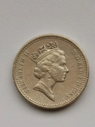 Лот: 19526942. Фото: 1. Монета 1 фунт. Европа