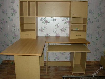 Лот: 143300. Фото: 1. стол компьютерный. Другое (офисная мебель и домашние кабинеты)