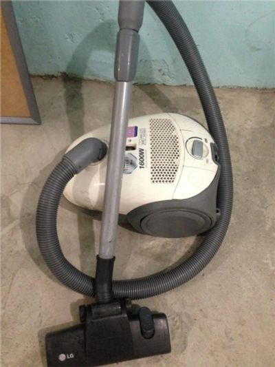 Лот: 9820941. Фото: 1. пылесос LG-1600 всё с рубля. Пылесосы, паровые швабры