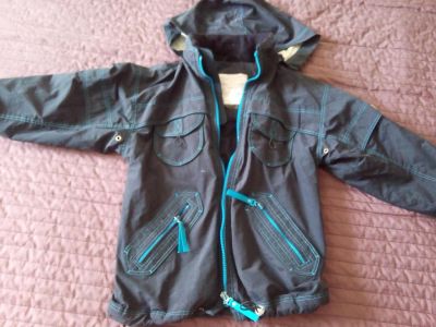 Лот: 8032379. Фото: 1. Ветровка на мальчика 122 р. Верхняя одежда