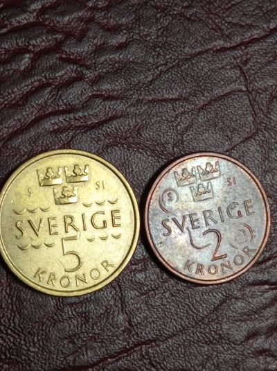 Лот: 18833025. Фото: 1. 2 и 5 крон 2016. Швеция. Две монеты... Наборы монет
