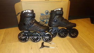 Лот: 25899299. Фото: 1. Ролики роликовые коньки 41-42р... Роликовые коньки, скейтборды, самокаты