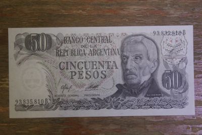Лот: 21085257. Фото: 1. Аргентина 50 песо 1976 года. Без... Америка