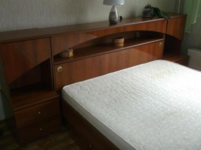 Лот: 2995038. Фото: 1. Кровать двухспальная с тумбочками... Кровати