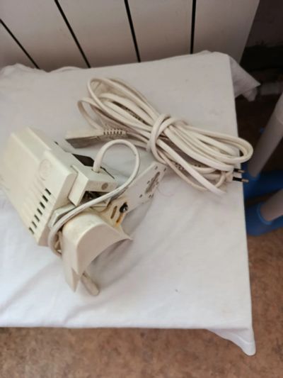 Лот: 25951284. Фото: 1. Педаль и шнур к швейной машинке. Швейная, вязальная