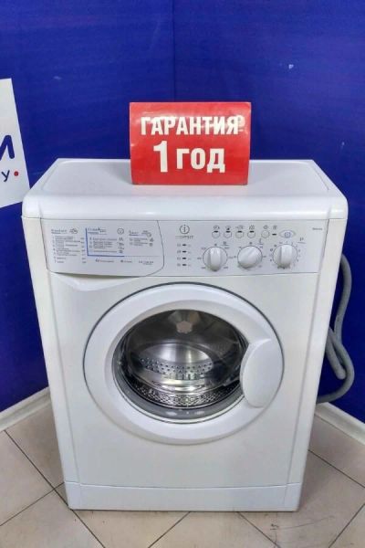 Лот: 16933372. Фото: 1. Стиральная машина indesit wiul... Стиральные машины