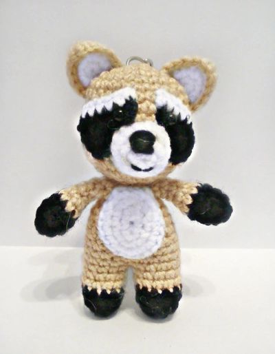 Лот: 10758195. Фото: 1. Енот, брелок-амигуруми, игрушка... Авторские куклы, игрушки, поделки