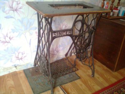 Лот: 5047315. Фото: 1. Стол от швейной машинки Singer... Столы, стулья, обеденные группы