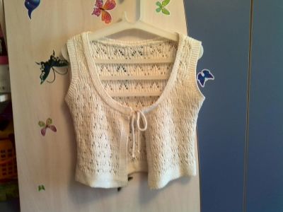 Лот: 4355067. Фото: 1. Жилет вязанный. Свитера, худи, толстовки