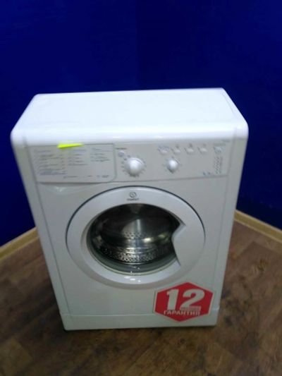Лот: 12018811. Фото: 1. Стиральная машина indesit iwub... Стиральные машины