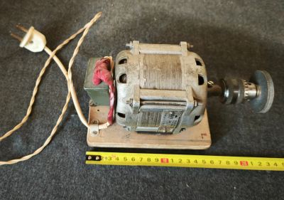 Лот: 25890057. Фото: 1. Точильный станок. Электроинструмент