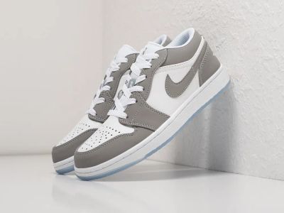 Лот: 19999947. Фото: 1. Кроссовки Nike Air Jordan 1 Low... Кеды, кроссовки, слипоны