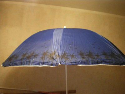 Лот: 8223615. Фото: 1. Зонт садовый / пляжный в Москве. Остальная садовая техника