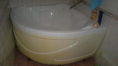 Лот: 4366437. Фото: 1. Ванна акриловая угловая с экраном. Ванны и комплектующие