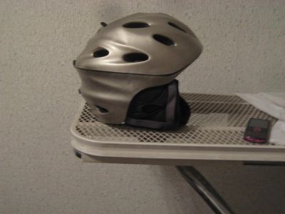 Лот: 3409669. Фото: 1. Горно-лыжный шлем. Другое (лыжи)