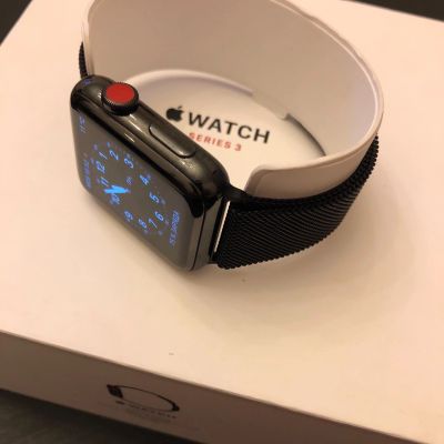 Лот: 12048366. Фото: 1. Apple Watch 42mm (Series 3) Space... Смарт-часы, фитнес-браслеты, аксессуары
