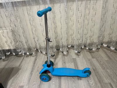 Лот: 18940679. Фото: 1. Самокат детский 3-х колесный. Самокаты