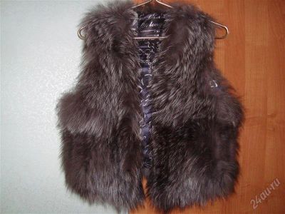 Лот: 1314084. Фото: 1. Меховой жилет 46 разм (чернобурка... Верхняя одежда