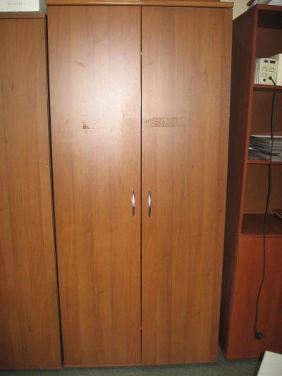 Лот: 2976919. Фото: 1. Шкаф офисный для одежды и полочками. Другое (офисная мебель и домашние кабинеты)