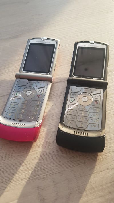 Лот: 19995732. Фото: 1. Motorola Razr v3 телефон. Кнопочные мобильные телефоны