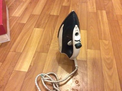 Лот: 7037812. Фото: 1. Утюг. Утюги, парогенераторы, отпариватели