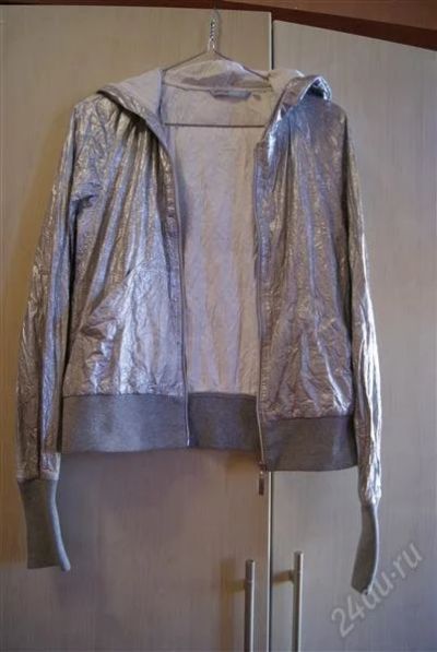 Лот: 860378. Фото: 1. ветровка блестящая торг с 1 рубля. Верхняя одежда