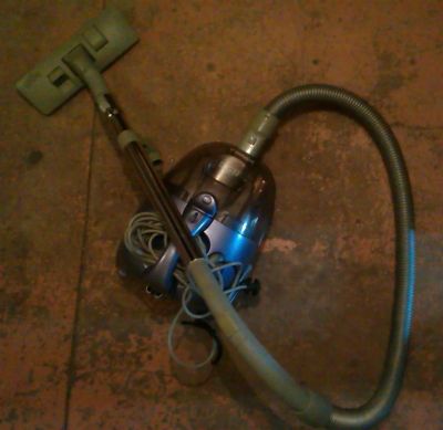 Лот: 3353897. Фото: 1. Пылесос polar 1400w (на запчасти... Пылесосы, паровые швабры