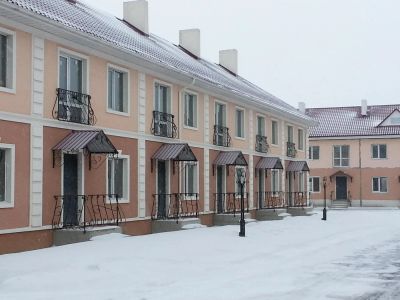 Лот: 4988317. Фото: 1. Продам 3-комн., таунхаус "Емельяновский... Квартиры, студии