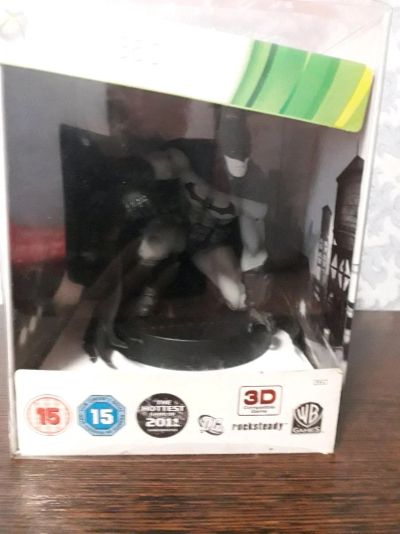 Лот: 14001047. Фото: 1. Бэтмен в подарочной упаковке... Игры для ПК