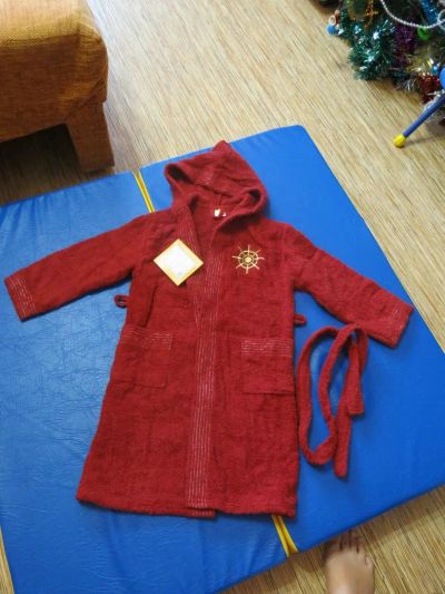 Лот: 8808420. Фото: 1. Халат мальчику бордовый Новый... Одежда для дома