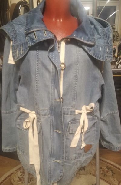 Лот: 22108838. Фото: 1. Крутая джинсовая куртка Review... Верхняя одежда
