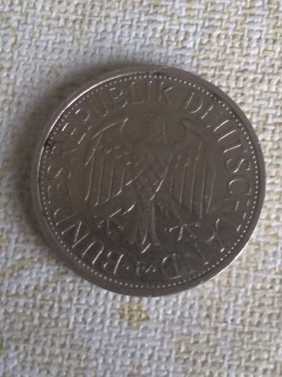 Лот: 18632159. Фото: 1. Германия 1 марка 1981г.-F-. Германия и Австрия