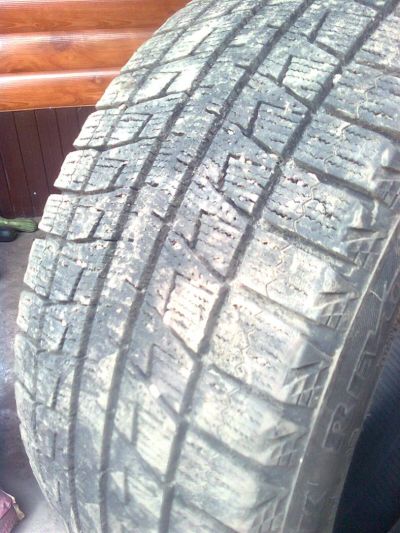 Лот: 2833373. Фото: 1. Зимние шины bridgestone 225 50... Шины
