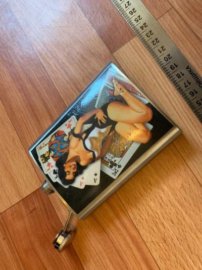 Лот: 16271518. Фото: 1. Фляжка с интересным рисунком... Термосы, термокружки, фляжки