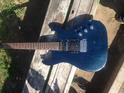 Лот: 14470812. Фото: 1. Электрогитара. Гитары