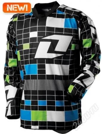 Лот: 856707. Фото: 1. Джерси carbon 2011, размер M. Аксессуары