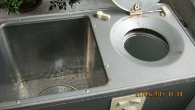 Лот: 9705476. Фото: 1. машинка стральная с центрифугой. Стиральные машины