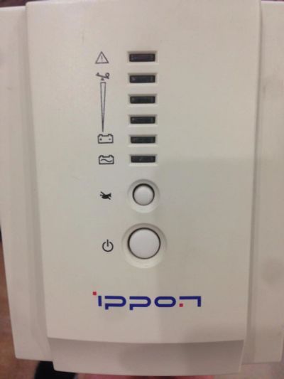 Лот: 6794684. Фото: 1. Бесперебойник для компьютера ippon. Аккумуляторы