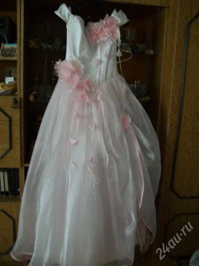 Лот: 1070311. Фото: 1. свадебное платье на выпускной. Свадебные платья