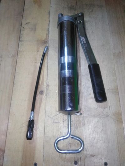 Лот: 19703714. Фото: 1. Шприц для густой смазки. Шприцы, тавотницы, маслёнки