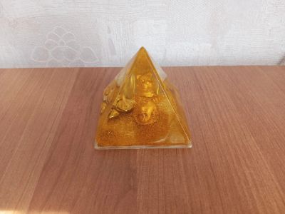 Лот: 20839251. Фото: 1. Сувенир египетская пирамида с... Сувенирные мелочи