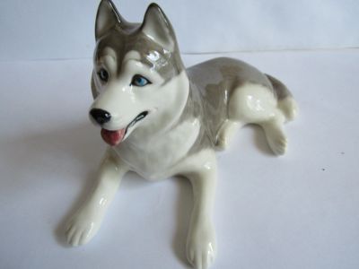 Лот: 12236436. Фото: 1. Хаски собака статуэтка фарфор... Фарфор, керамика