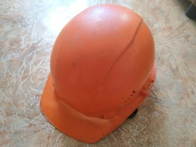 Лот: 19204356. Фото: 1. Строительная каска. Защитные очки, каски, перчатки