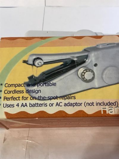 Лот: 19583328. Фото: 1. Мини швейная машинка. Микроволновки, мини-печи