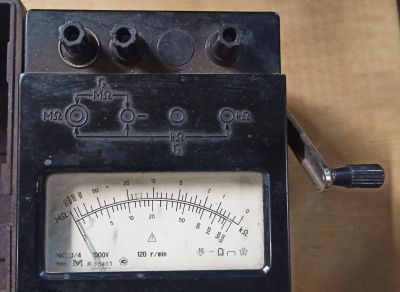 Лот: 25896560. Фото: 1. Мегаомметр. Радиолюбительский инструмент