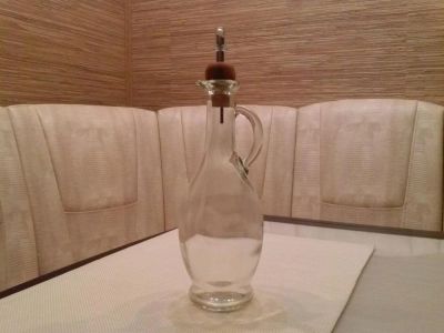 Лот: 5578171. Фото: 1. Бутылка под масло или соусы. Столовые приборы, ножи