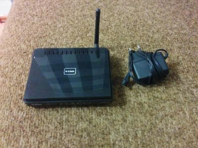 Лот: 6796463. Фото: 1. Продам wi-fi роутер D-Link DIR-300. Маршрутизаторы (роутеры)